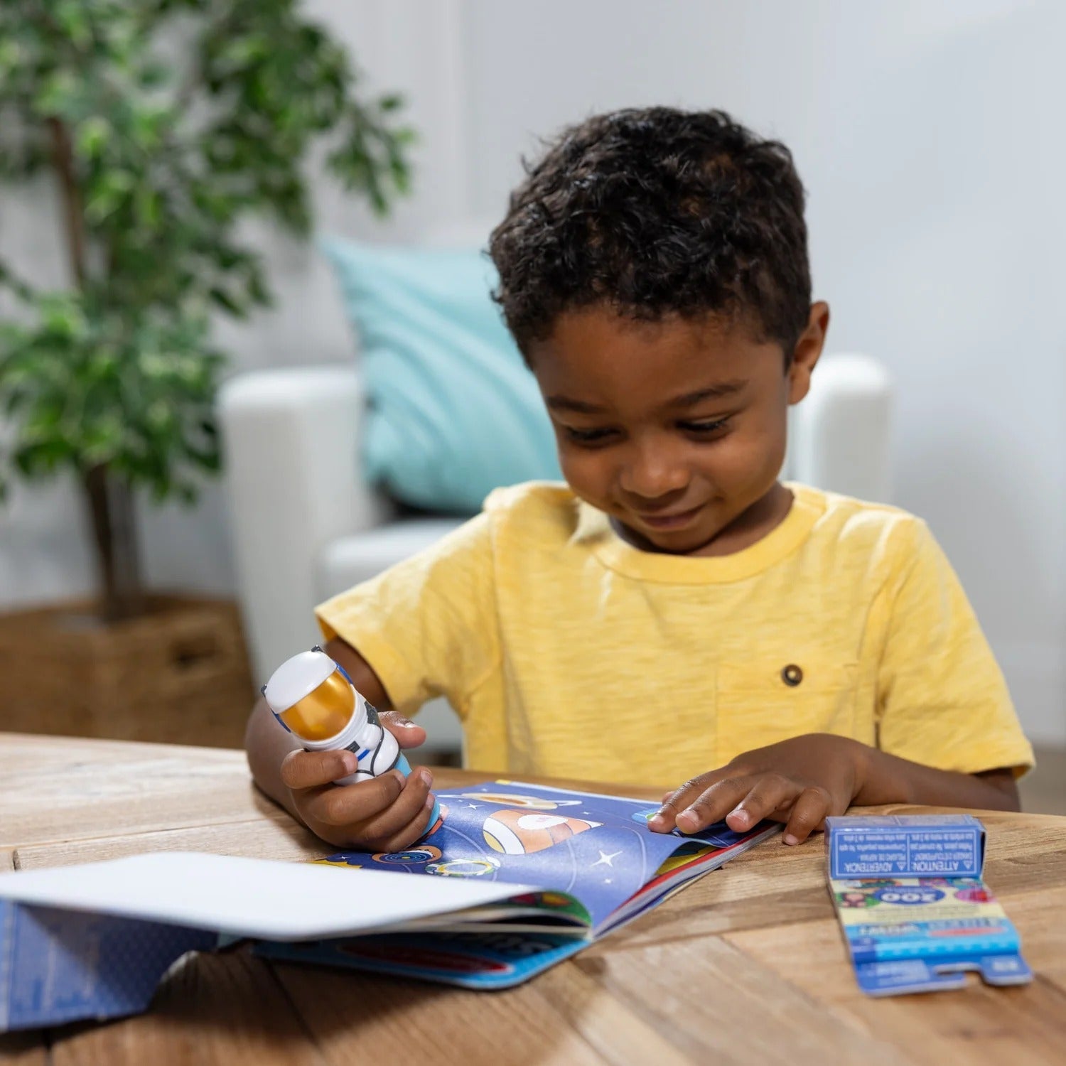 Sticker WOW!™ Astronaut Bundle: Activity Pad & Sticker Stamper + Mini Activity Pad and 200 Refill Stickers